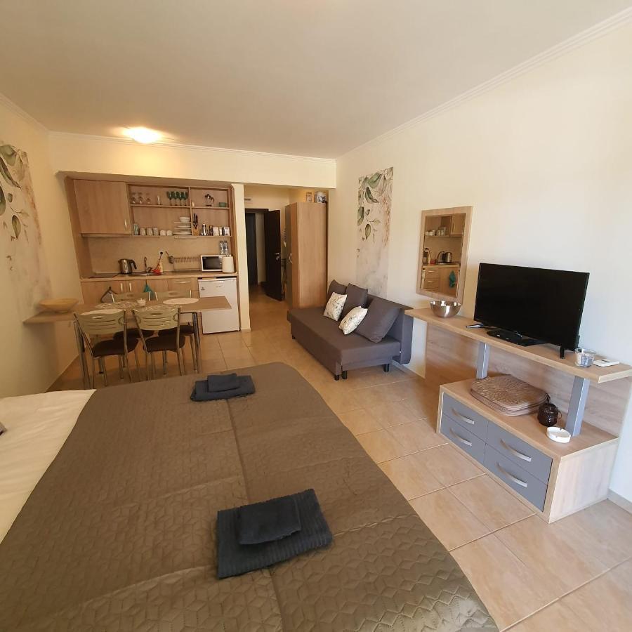 Andalucia Beach - Sea Viev Apartments 埃勒尼特 外观 照片